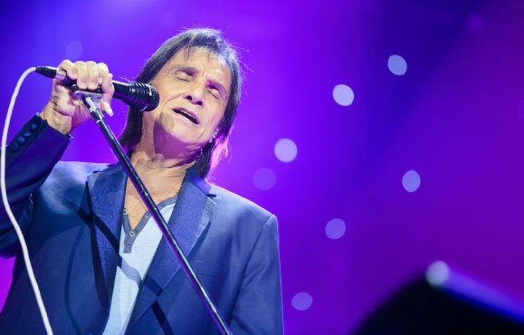 ROBERTO CARLOS – BRASIL TOUR EMOCIONES